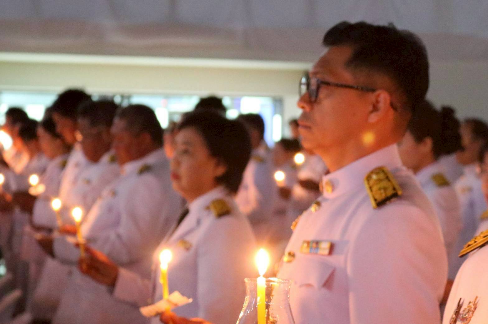 สศท.10 เข้าร่วมพิธีถวายเครื่องราชสักการะ และวางพานพุ่ม และพิธีจุดเทียนถวายพระพรชัยมงคล