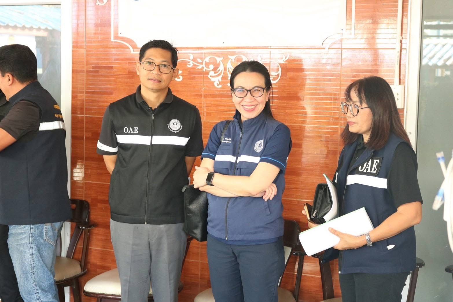 รองเลขาธิการ สศก. และ ผอ. สศท.10 ราชบุรี ร่วมคณะรองนายกรัฐมนตรีฯ ตรวจโครงการก่อสร้างประตูระบายน้ำในพื้นที่ จ.นครปฐม